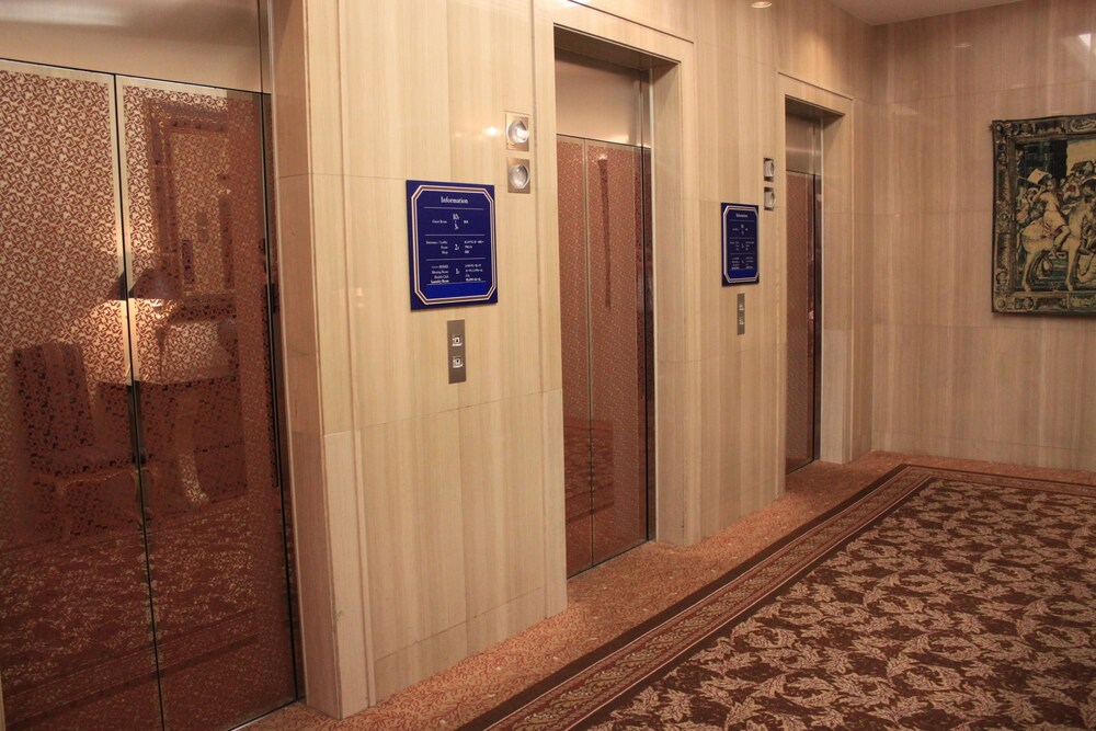 Hallway, Narita Gateway Hotel