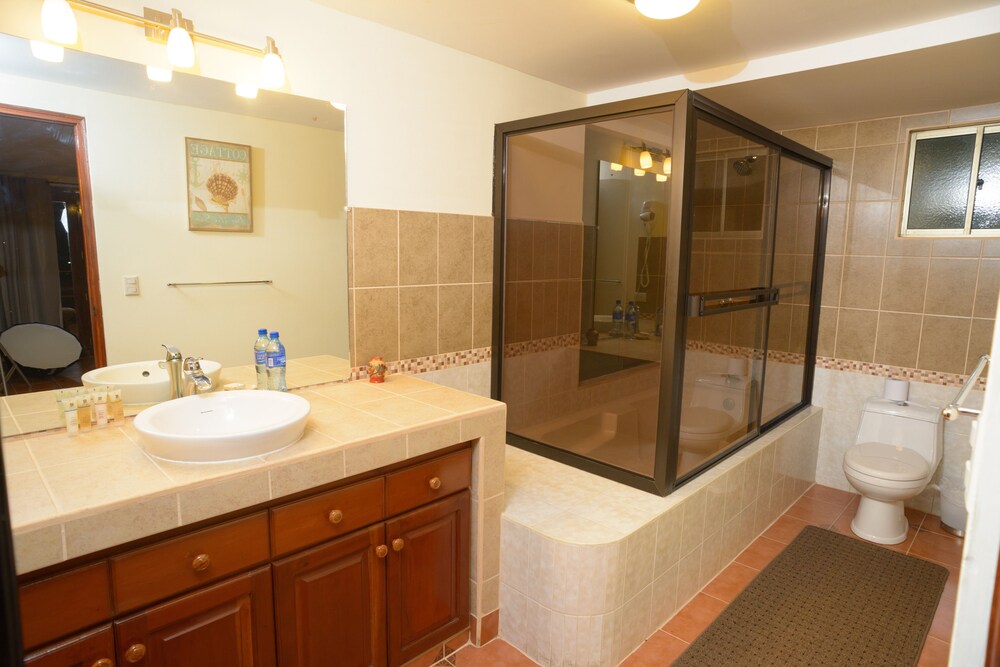Standard Room, 2 Bedrooms, Kitchen - Bathroom Shower