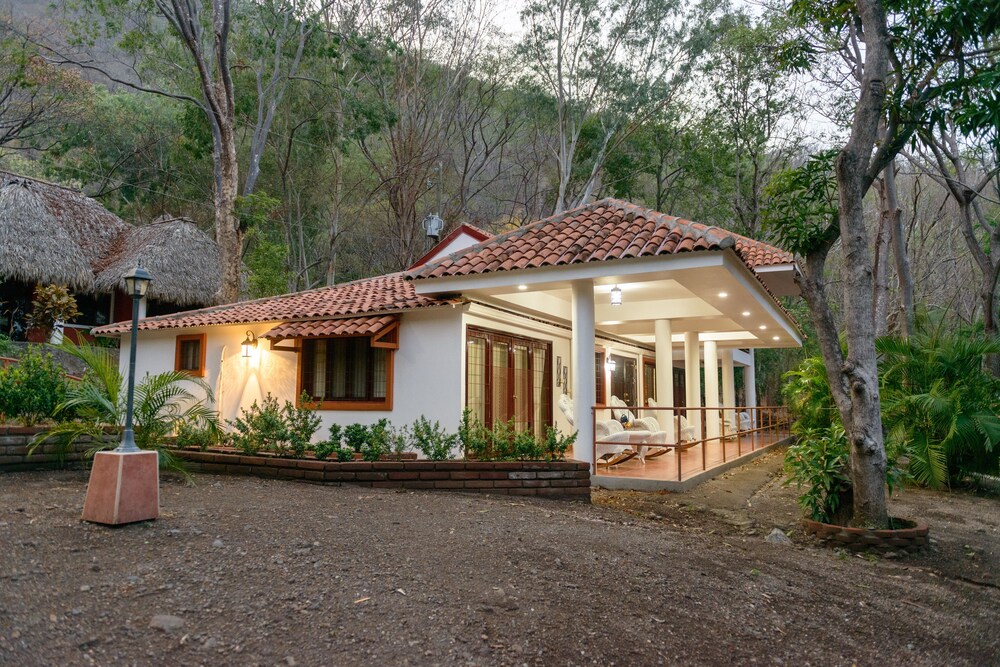 Standard Room, 3 Bedrooms, Kitchen - Guestroom