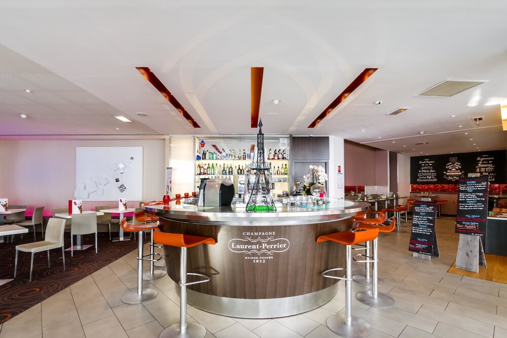 Hotel Lounge