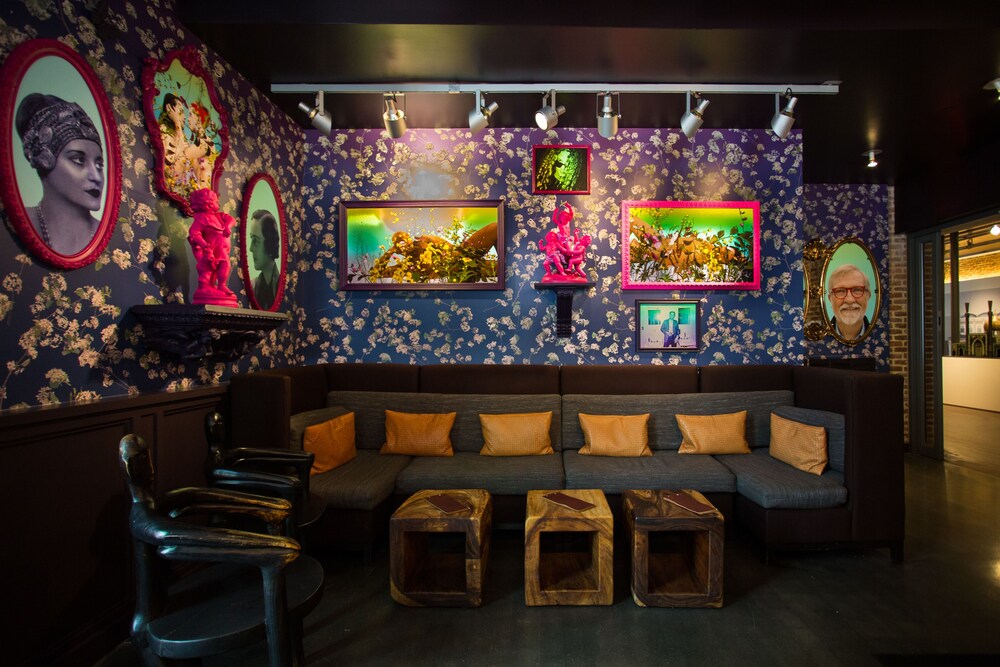 Hotel Lounge