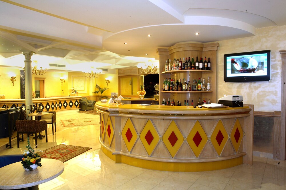Hotel Lounge
