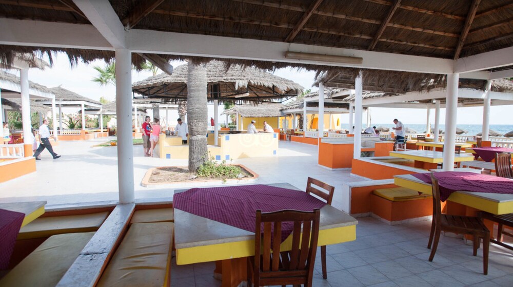 Food Court