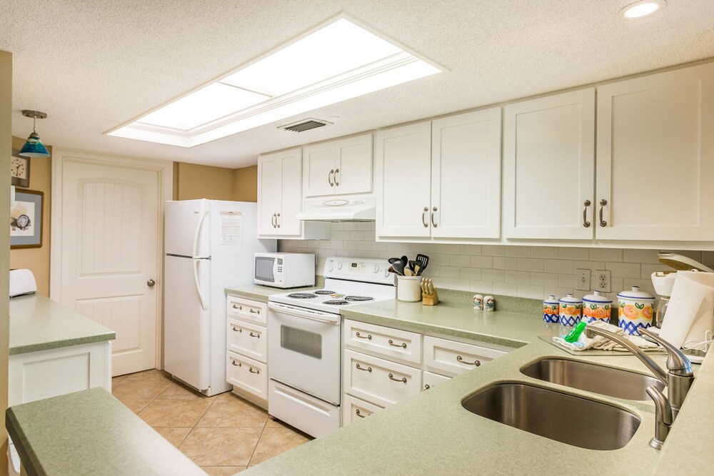 Condo, 2 Bedrooms, Partial Sea View - In-Room Kitchen