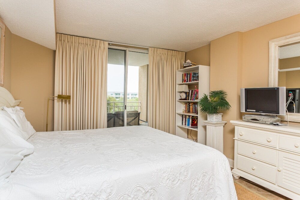 Condo, 2 Bedrooms, Partial Sea View - Guestroom