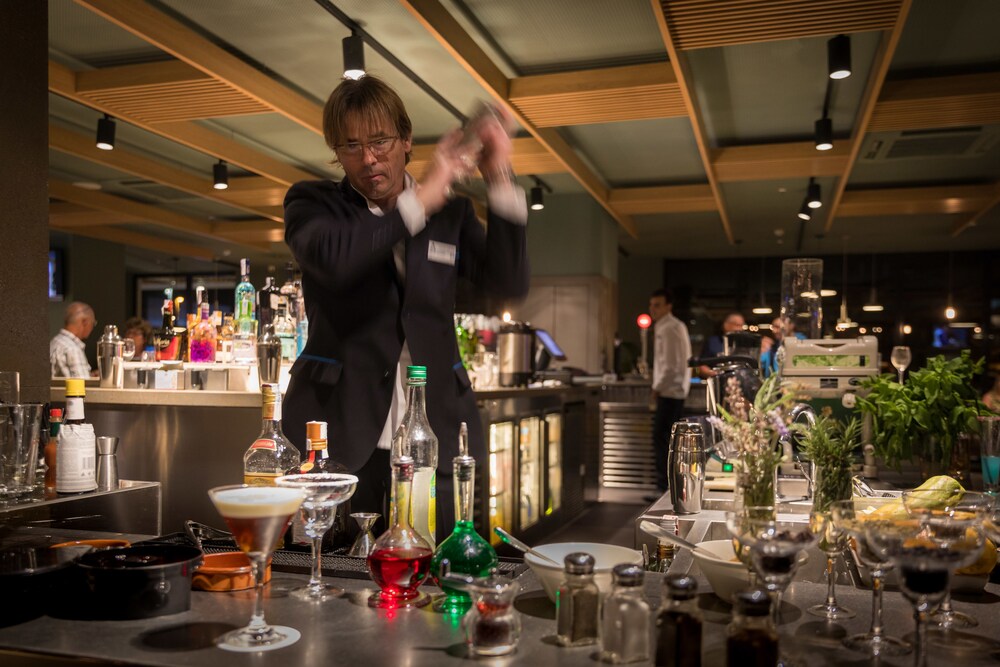 Hotel Bar