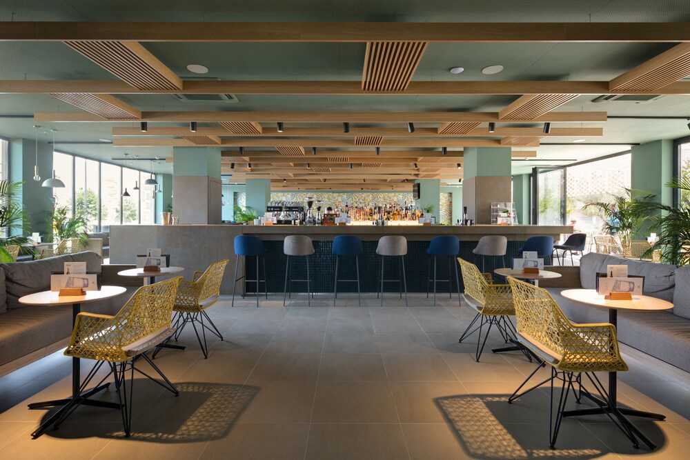 Hotel Bar