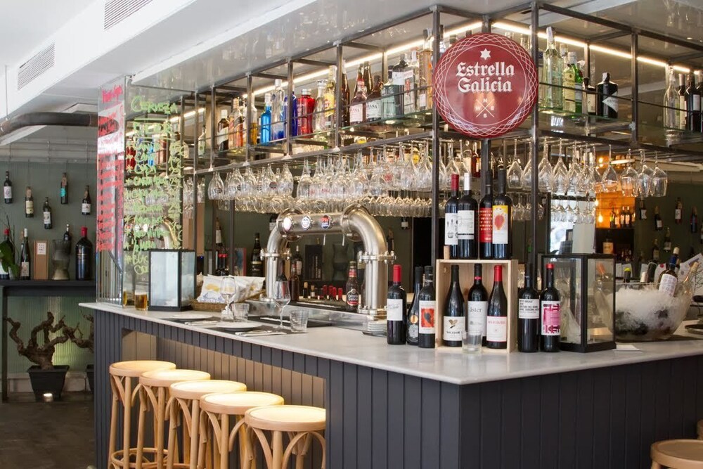 Hotel Bar