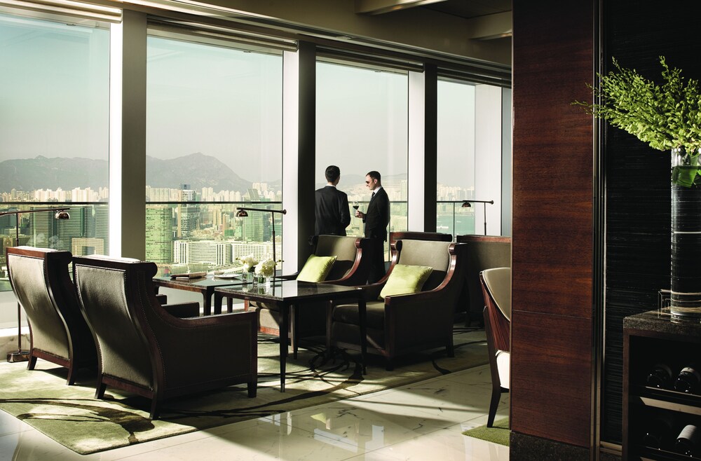 Executive Lounge