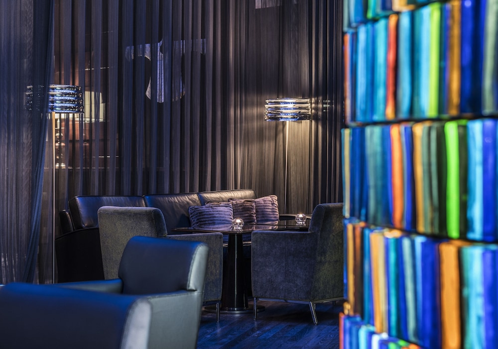 Hotel Bar