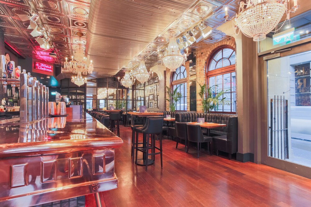 Hotel Bar