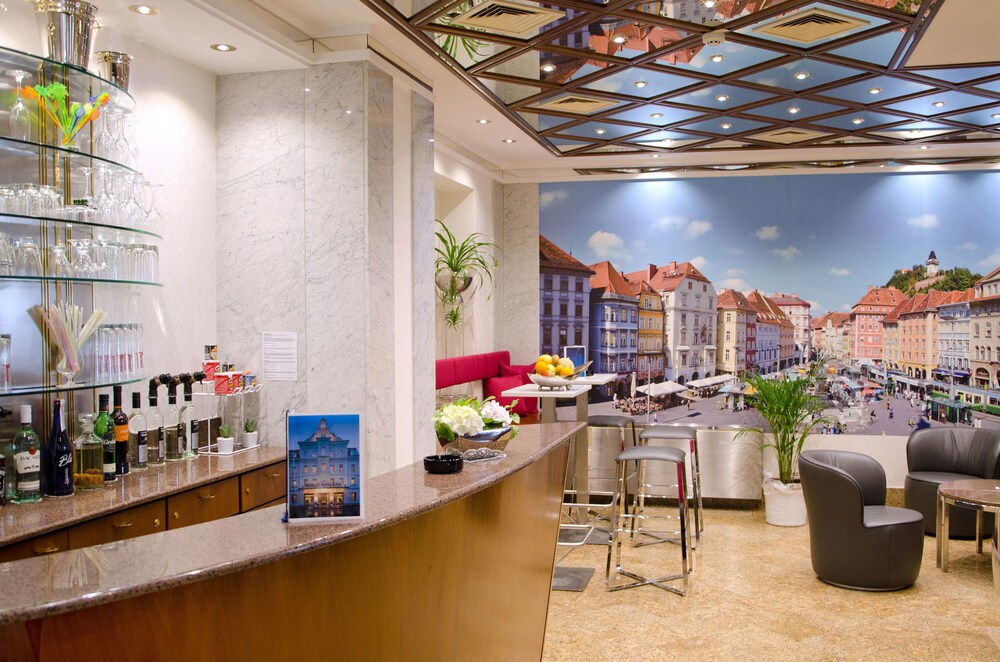 Hotel Bar