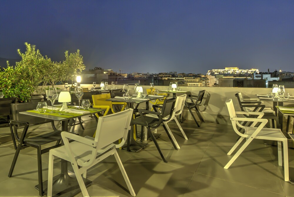 Hotel Bar