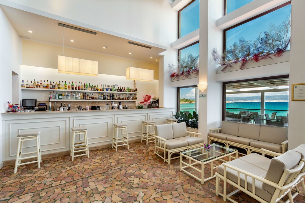 Hotel Bar
