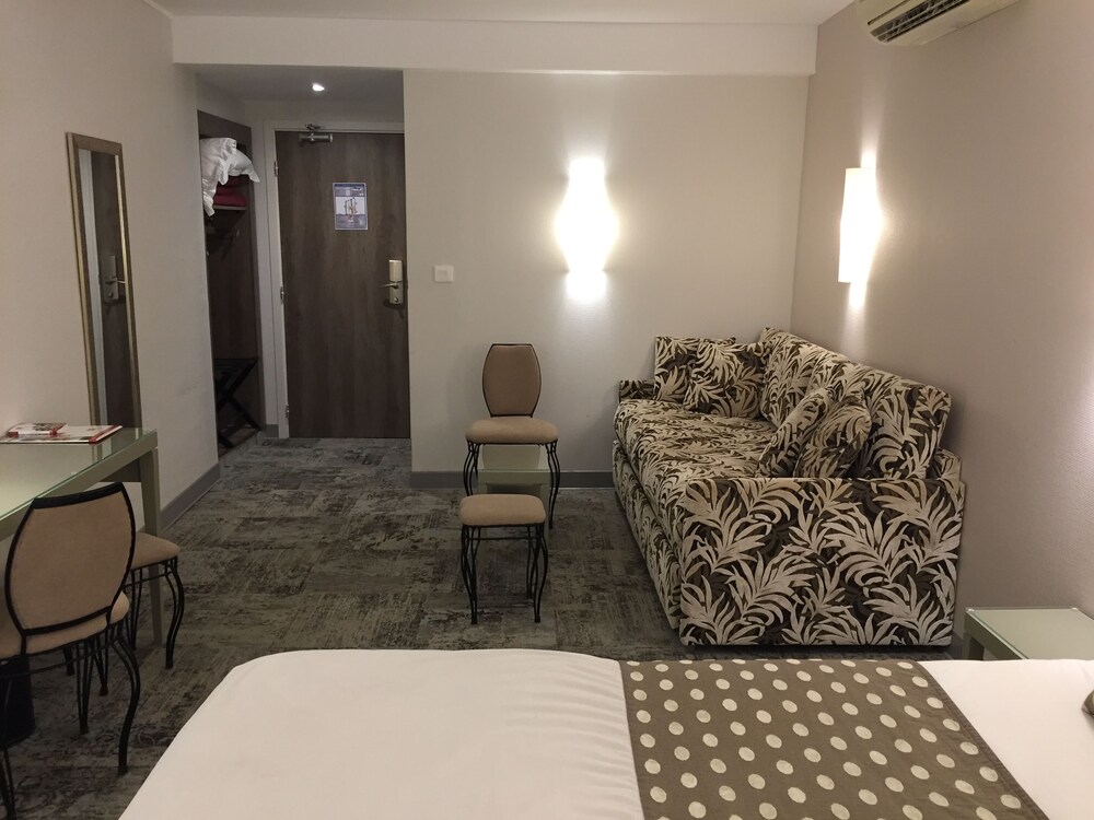 Guestroom