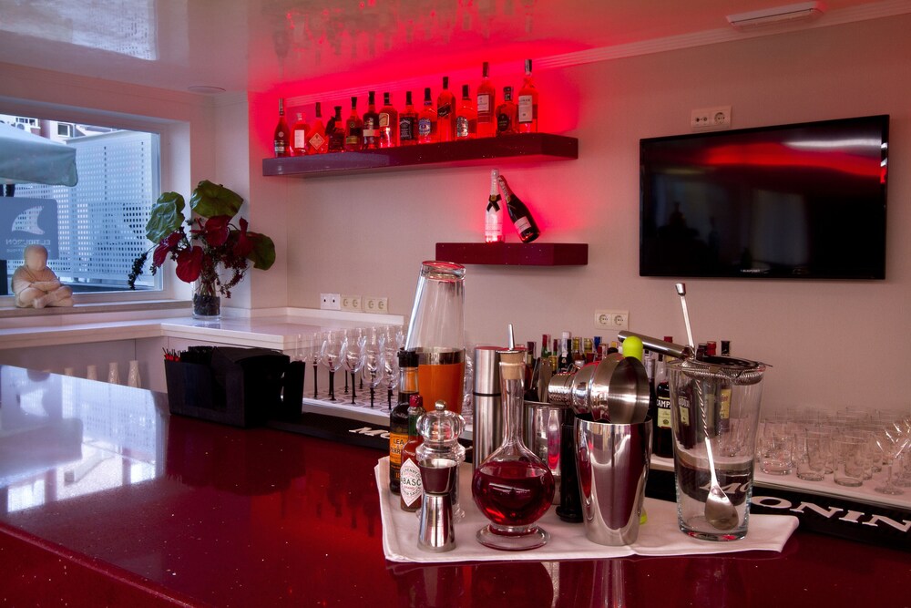 Hotel Bar
