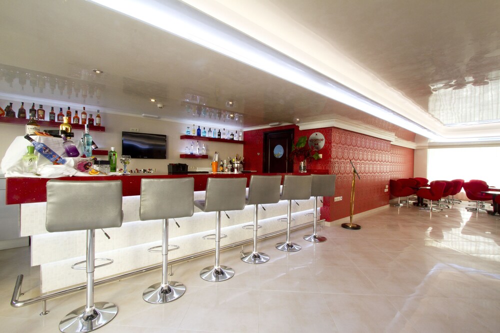 Hotel Bar