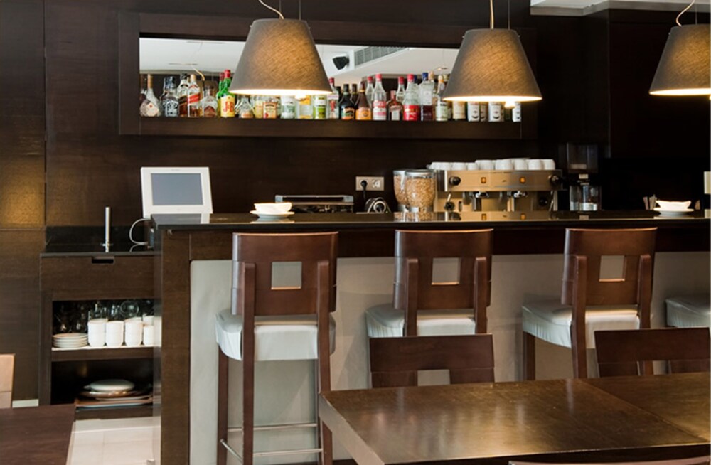 Hotel Bar