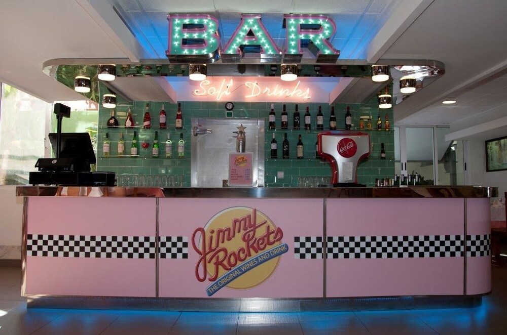 Hotel Bar