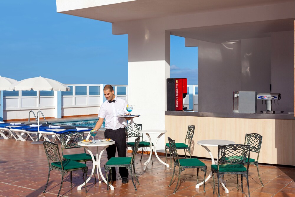 Poolside Bar
