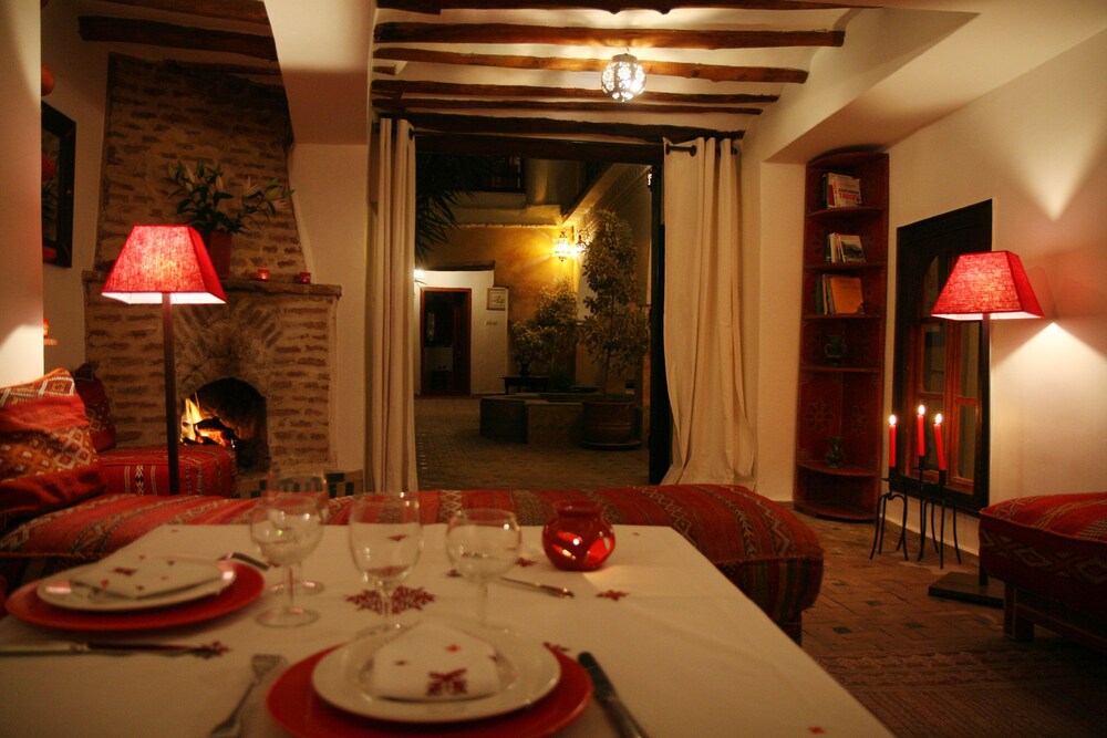 Couples Dining