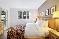 Townhome, 2 Bedrooms (Unit 208)