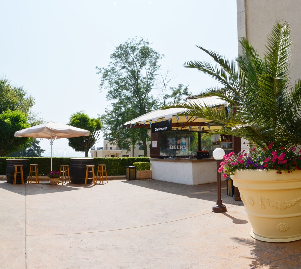 Hotel Bar