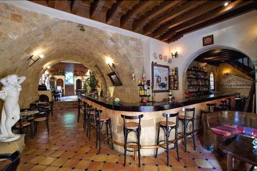 Hotel Bar