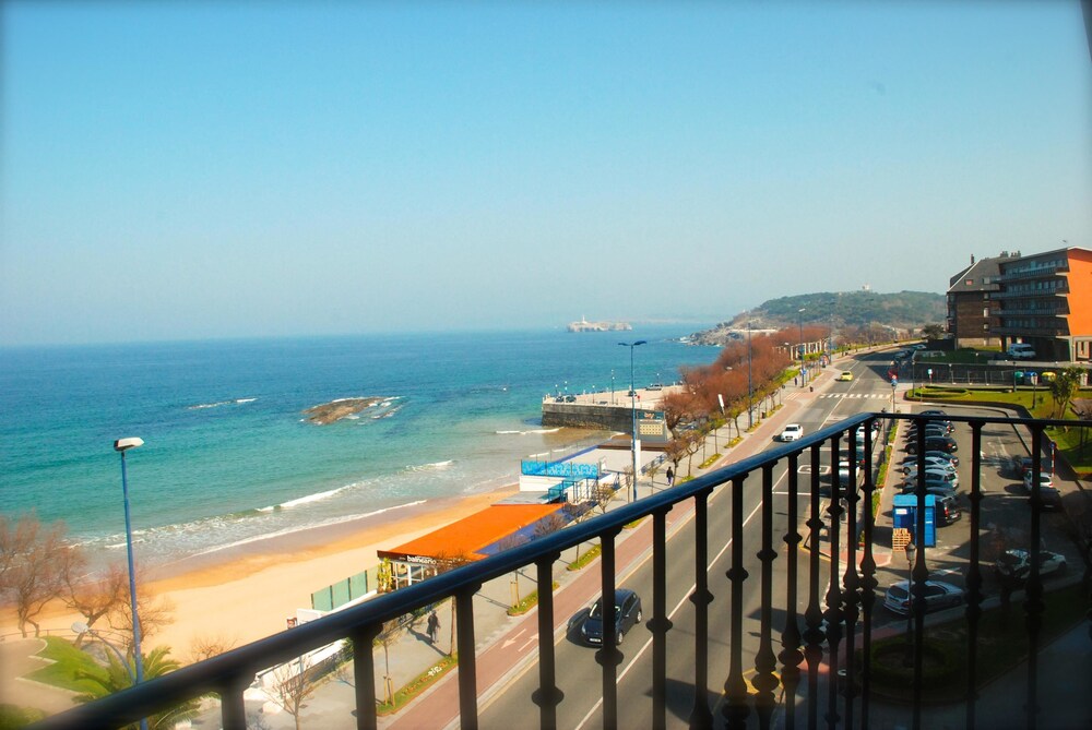Beach/Ocean View