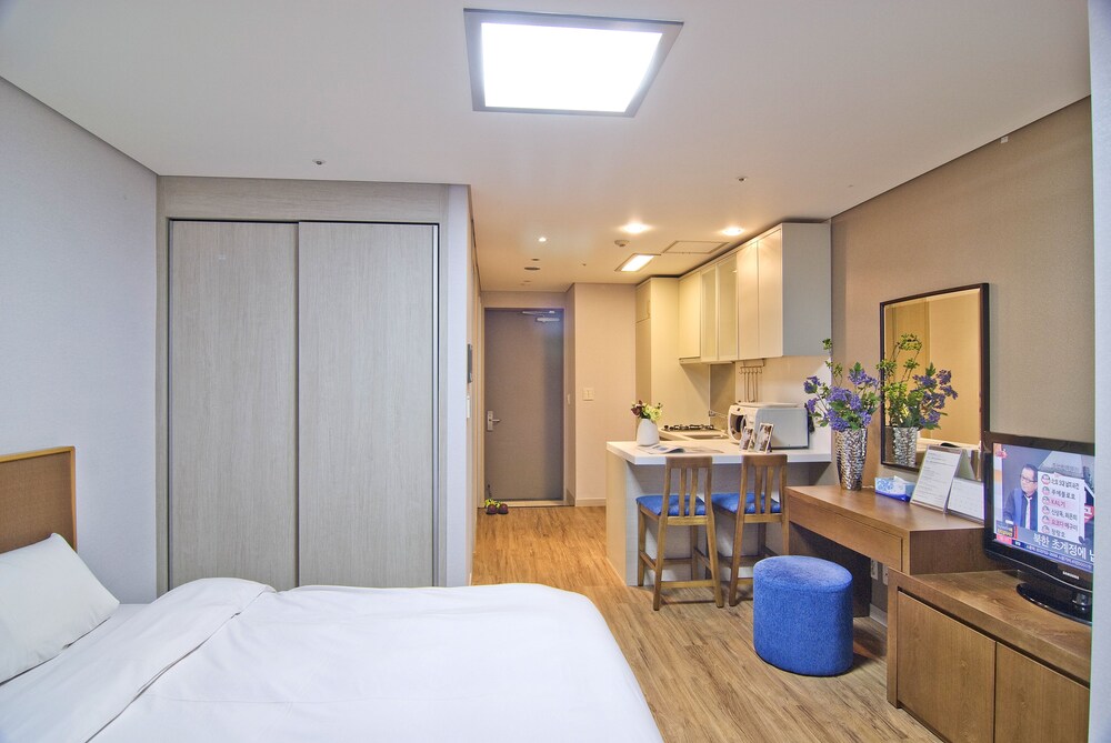 Standard Double Room - Guestroom