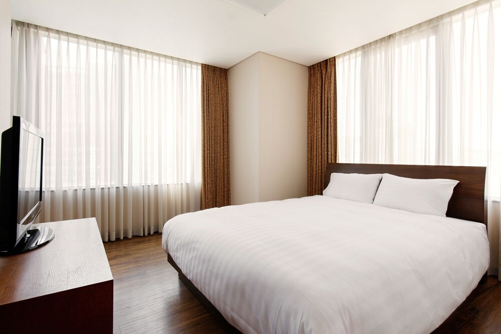 Junior Suite, 2 Bedrooms - Guestroom
