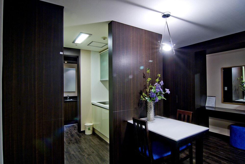 Junior Suite, 2 Bedrooms - Living Area