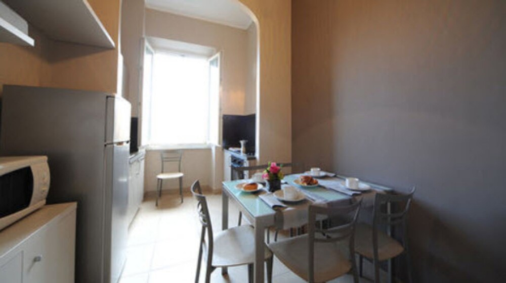 Apartment, 1 Bedroom (Large) - Living Room