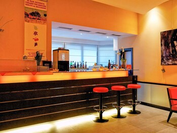 Hotel Bar