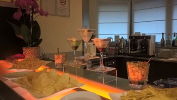 Hotel Bar