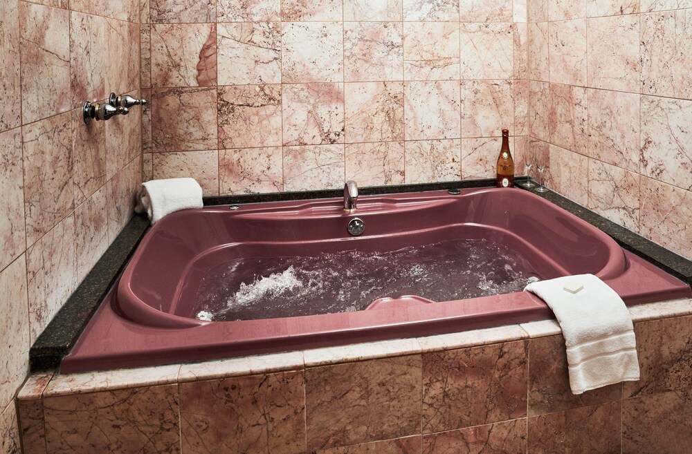 Jetted Tub