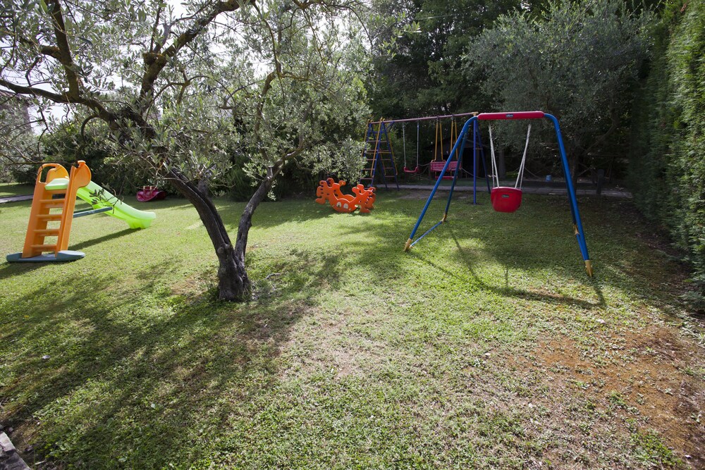 Childrens Play Area - Outdoor