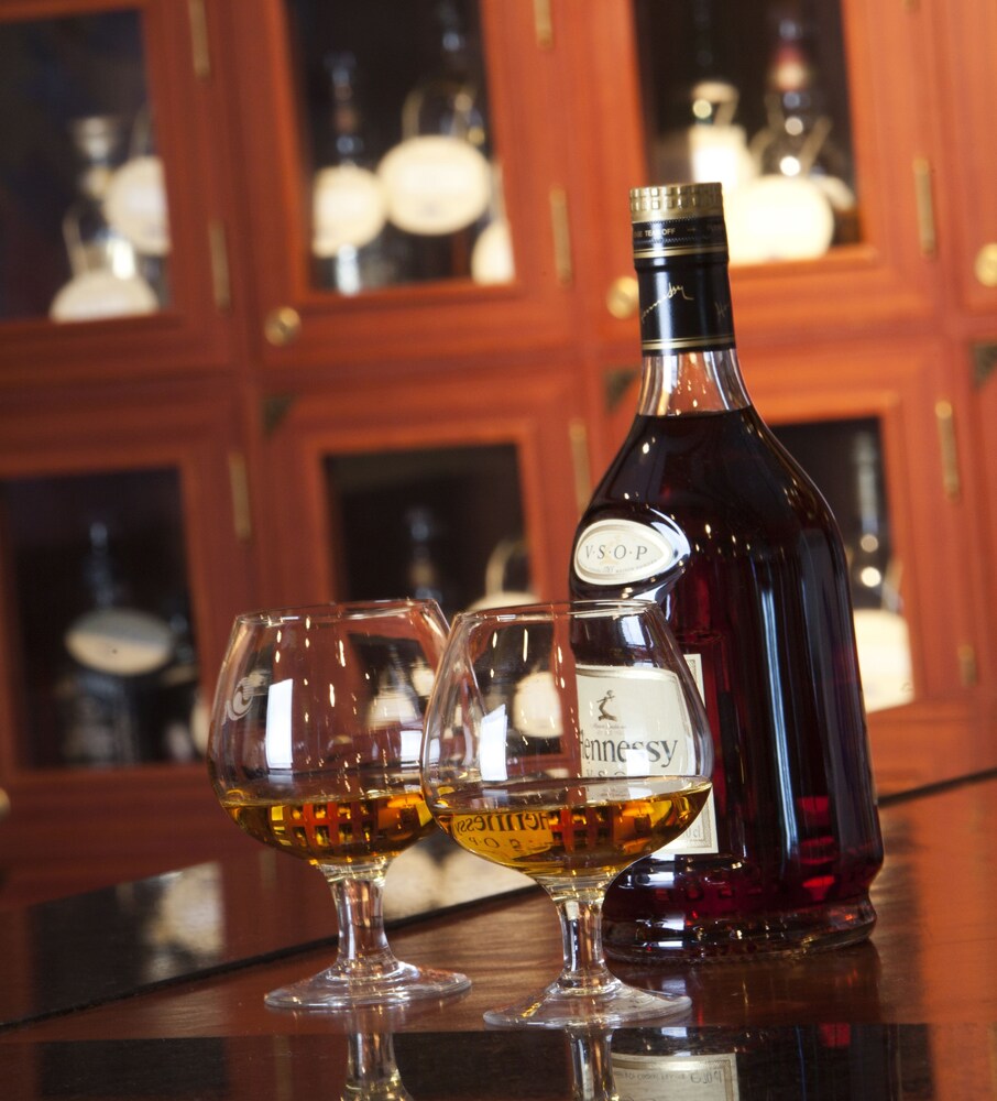 Hotel Bar