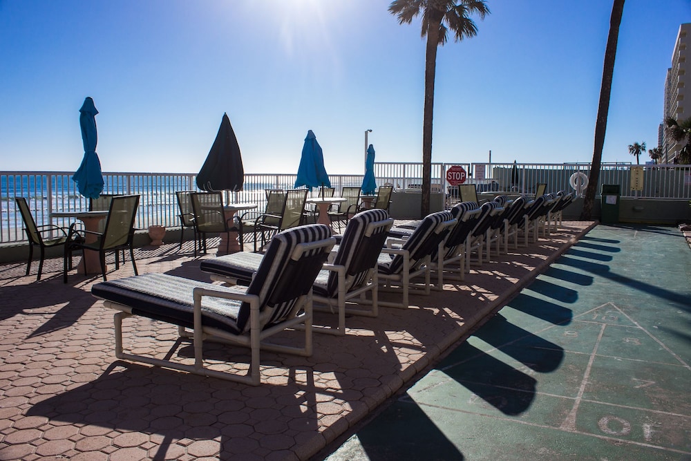 Sundeck