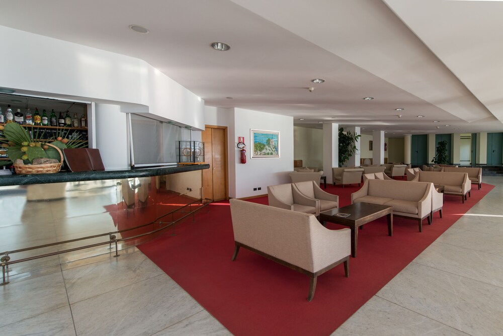 Hotel Lounge