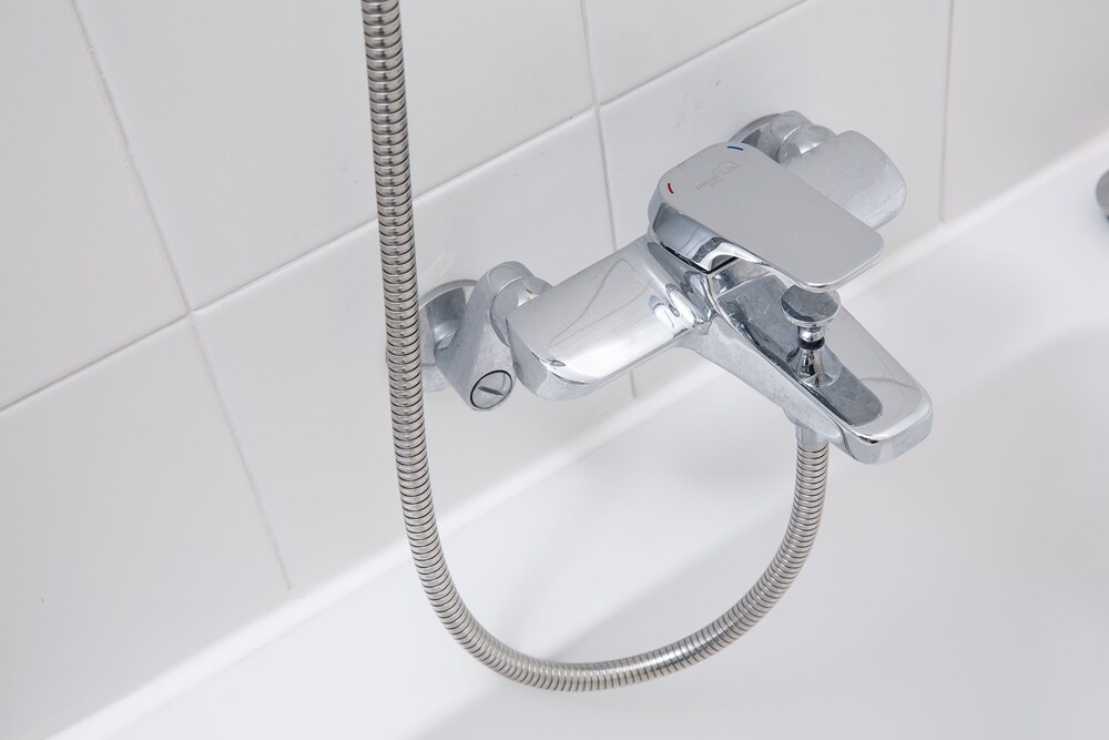 Deep Soaking Bathtub