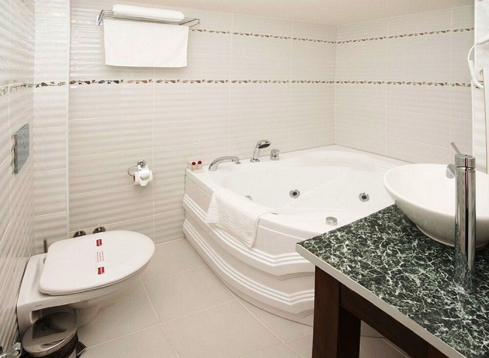 Jetted Tub