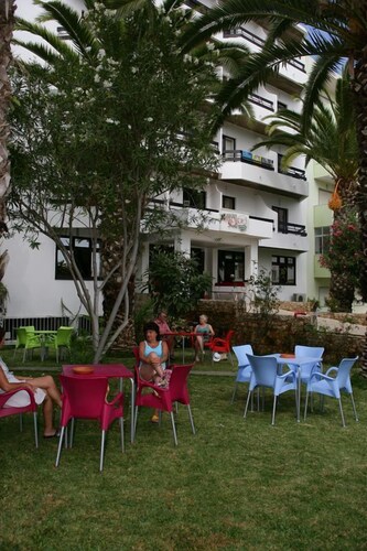 Jardines del establecimiento