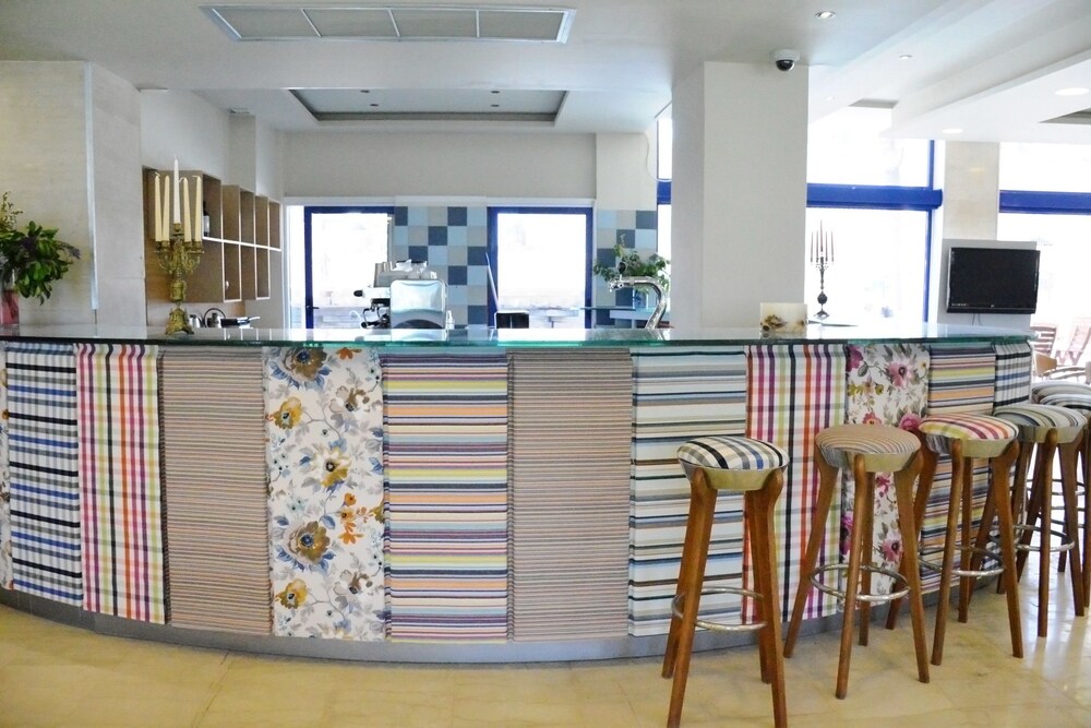 Hotel Bar