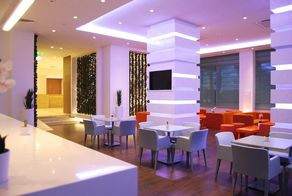 Hotel Bar