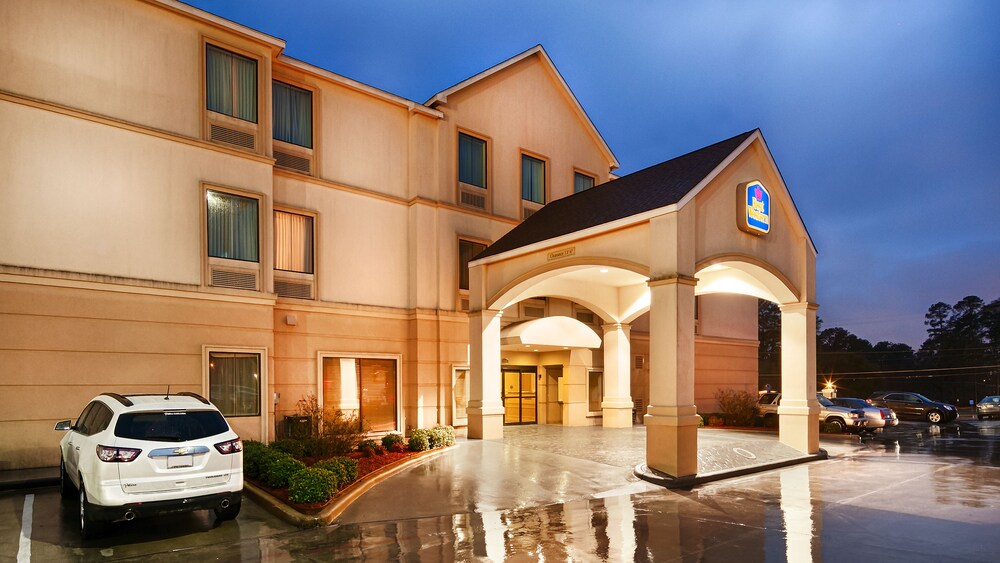 Hotel Front - Evening/Night