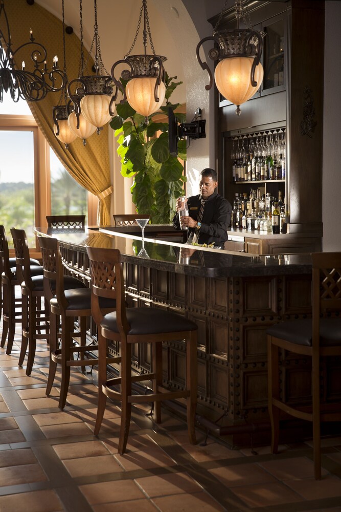 Hotel Bar
