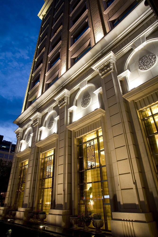 Hotel Front - Evening/Night