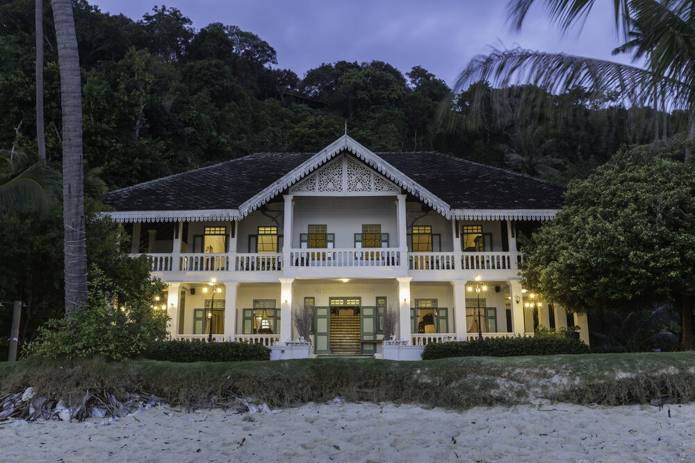 Hotel Front - Evening/Night