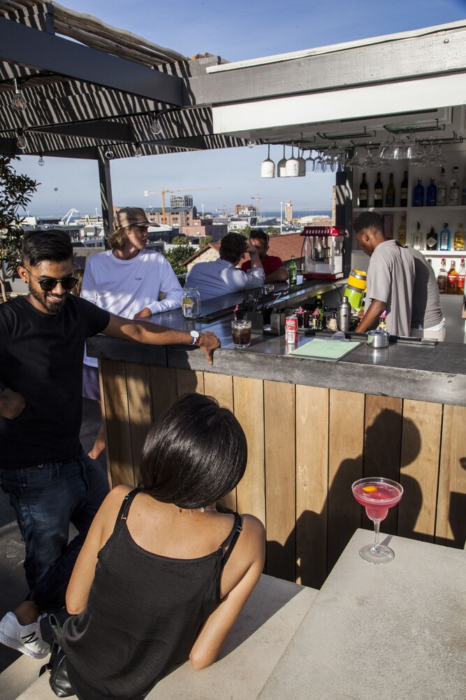 Poolside Bar